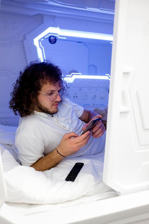 Av-1 Capsule Hotel Kijów Zewnętrze zdjęcie