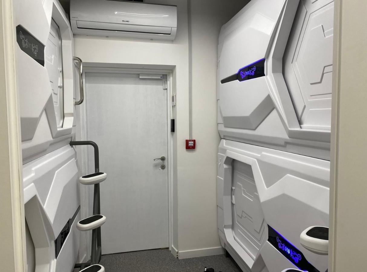 Av-1 Capsule Hotel Kijów Zewnętrze zdjęcie