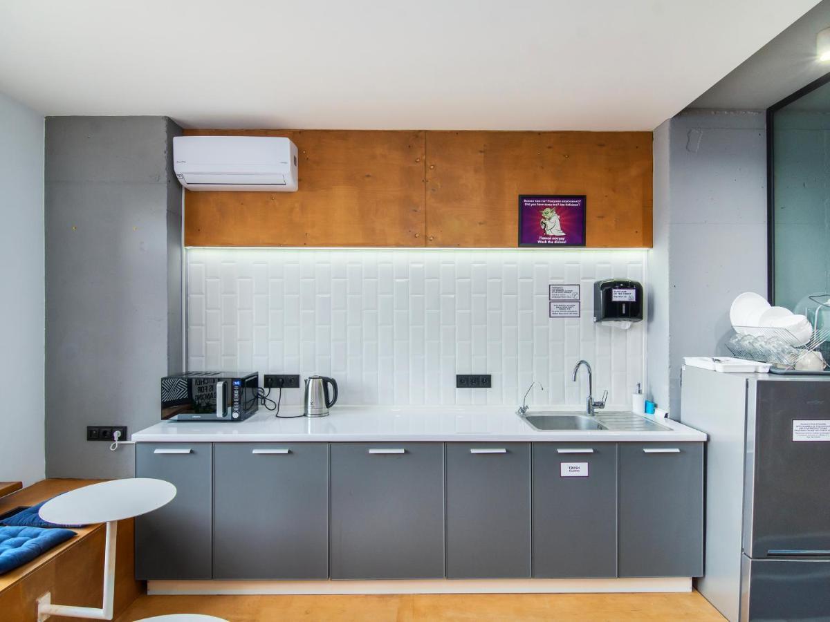 Av-1 Capsule Hotel Kijów Zewnętrze zdjęcie