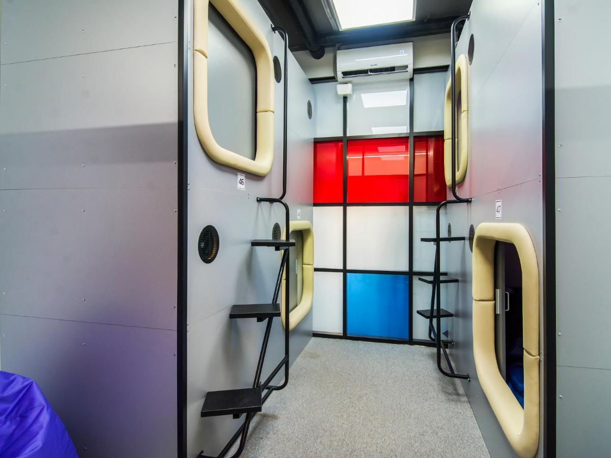 Av-1 Capsule Hotel Kijów Zewnętrze zdjęcie
