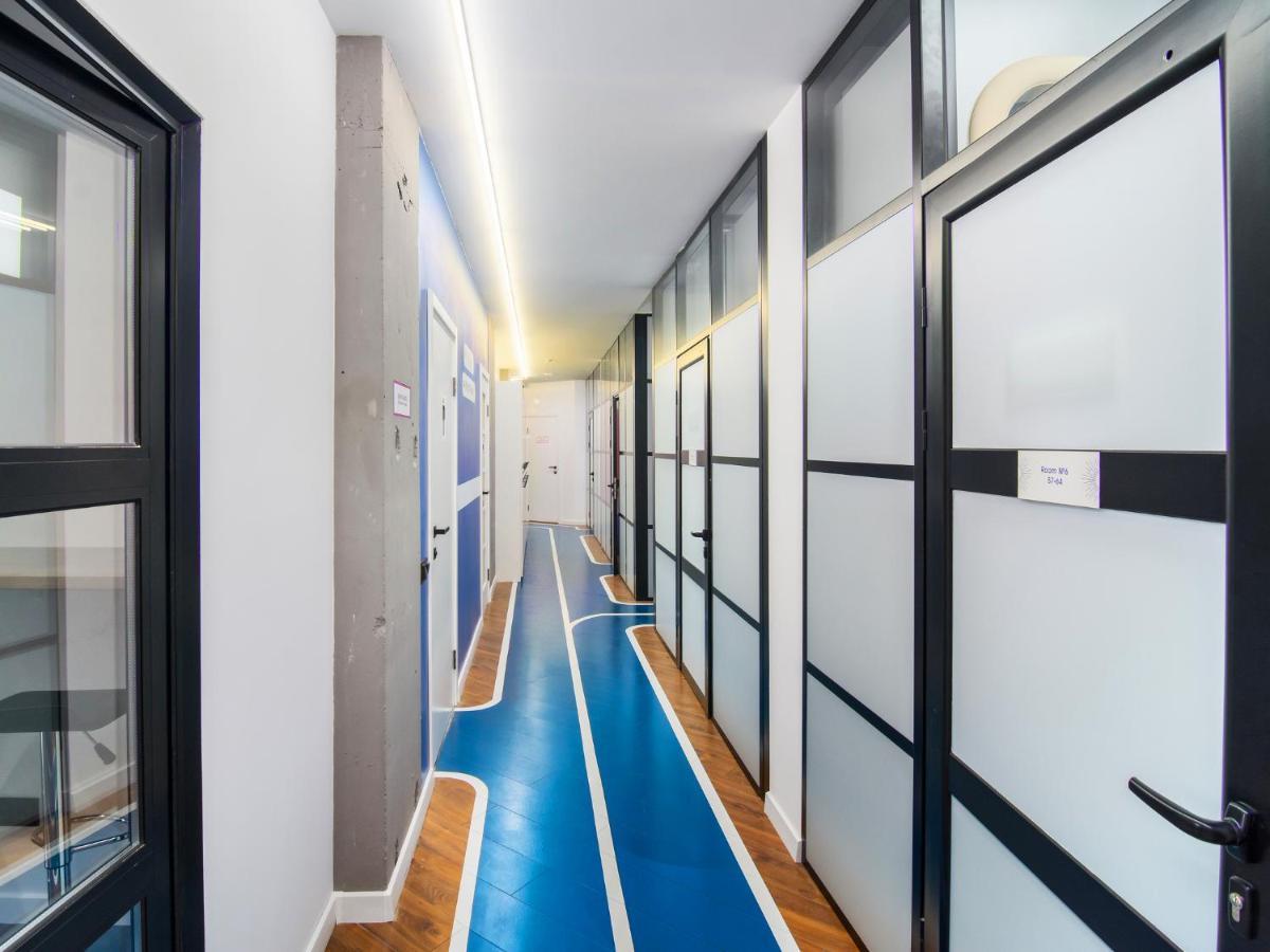 Av-1 Capsule Hotel Kijów Zewnętrze zdjęcie