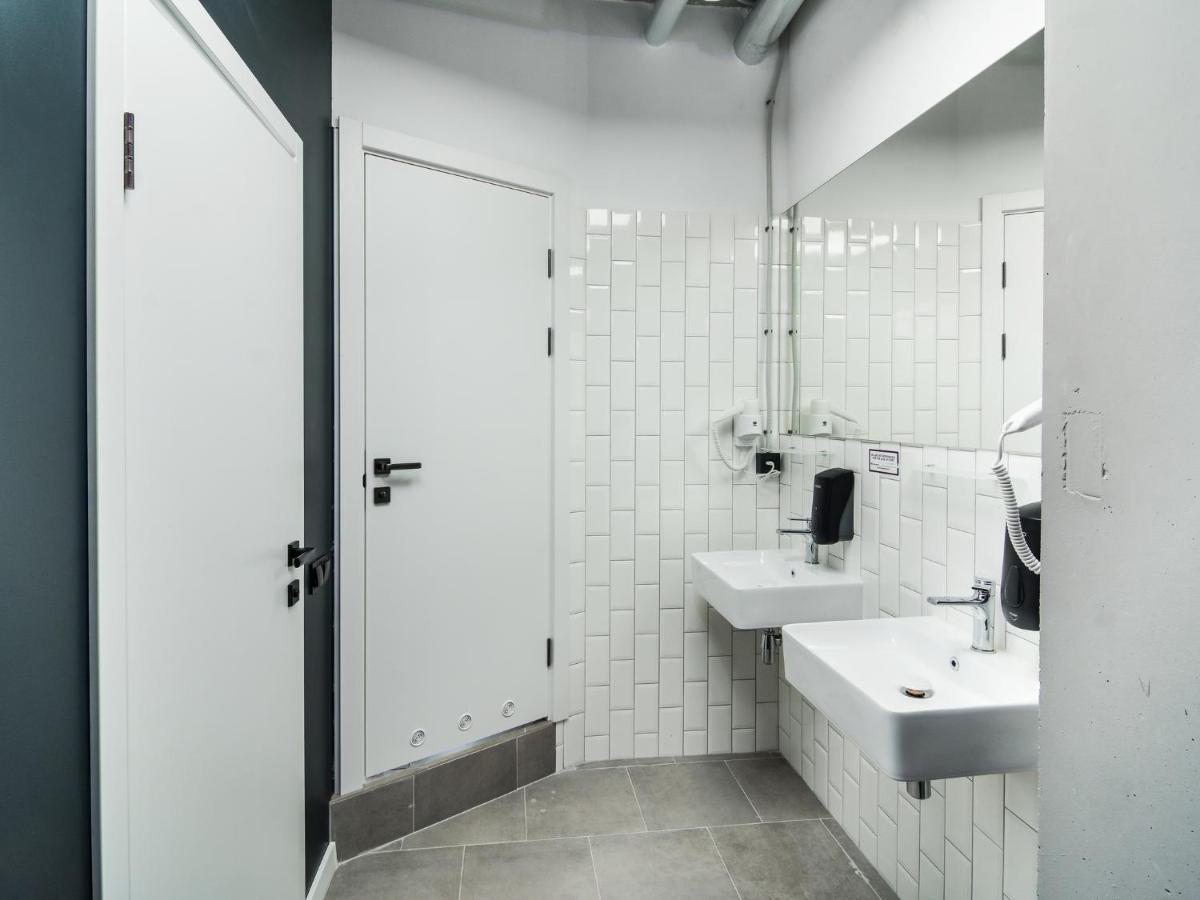 Av-1 Capsule Hotel Kijów Zewnętrze zdjęcie