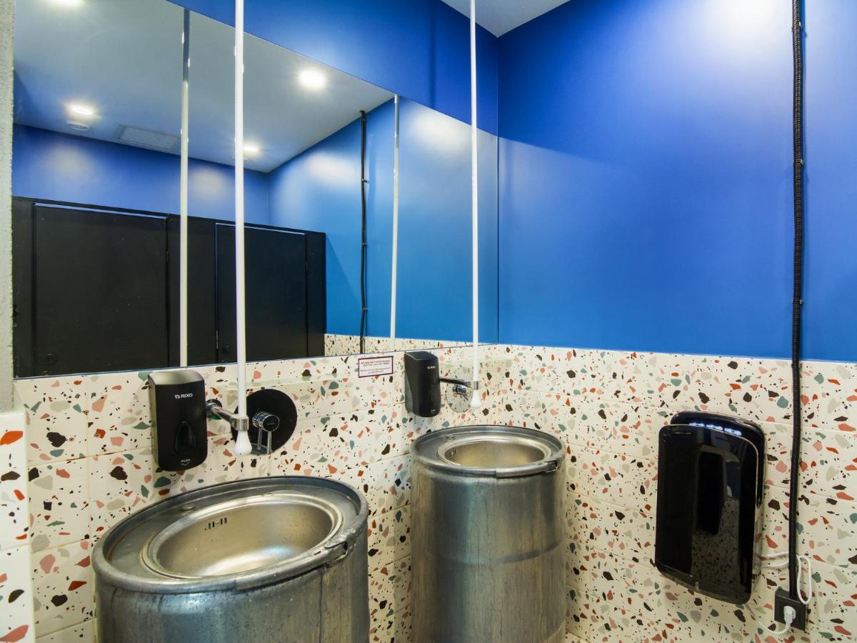 Av-1 Capsule Hotel Kijów Zewnętrze zdjęcie