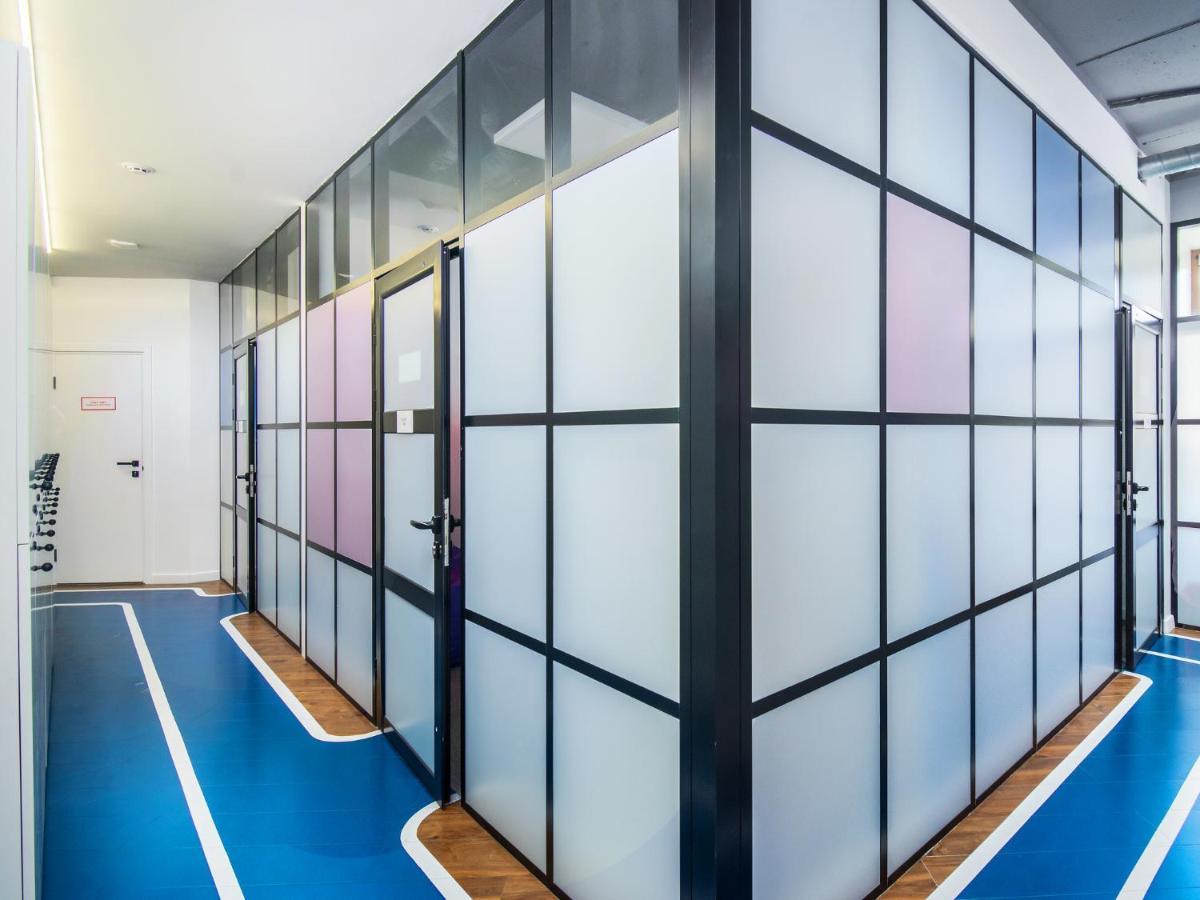 Av-1 Capsule Hotel Kijów Zewnętrze zdjęcie