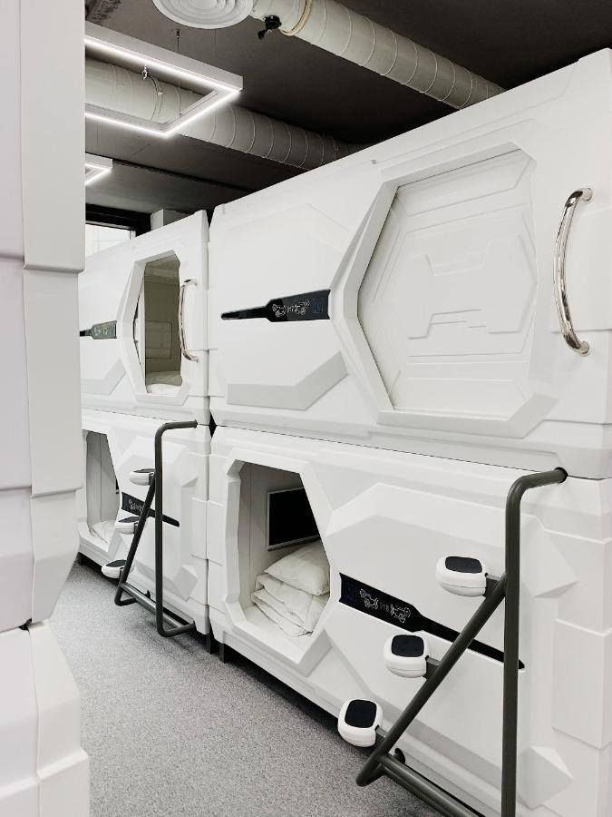 Av-1 Capsule Hotel Kijów Zewnętrze zdjęcie
