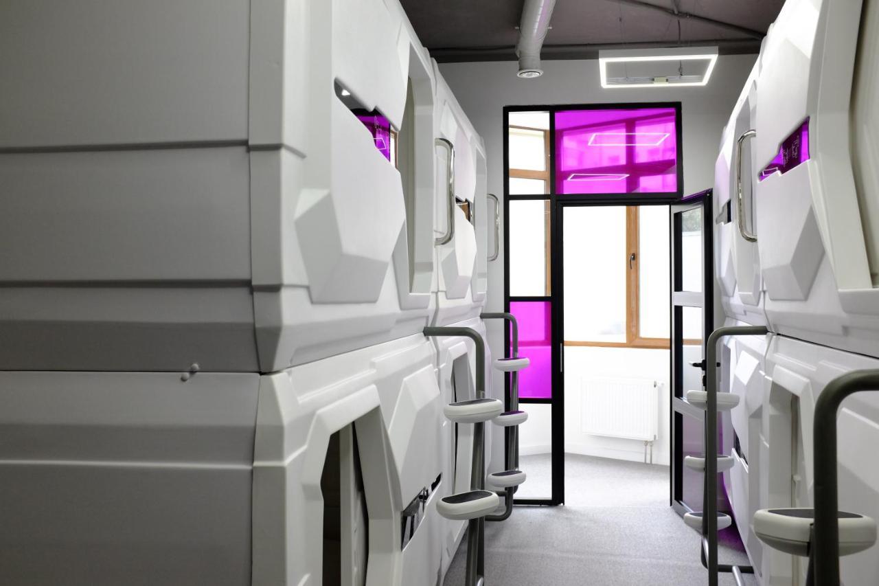 Av-1 Capsule Hotel Kijów Zewnętrze zdjęcie