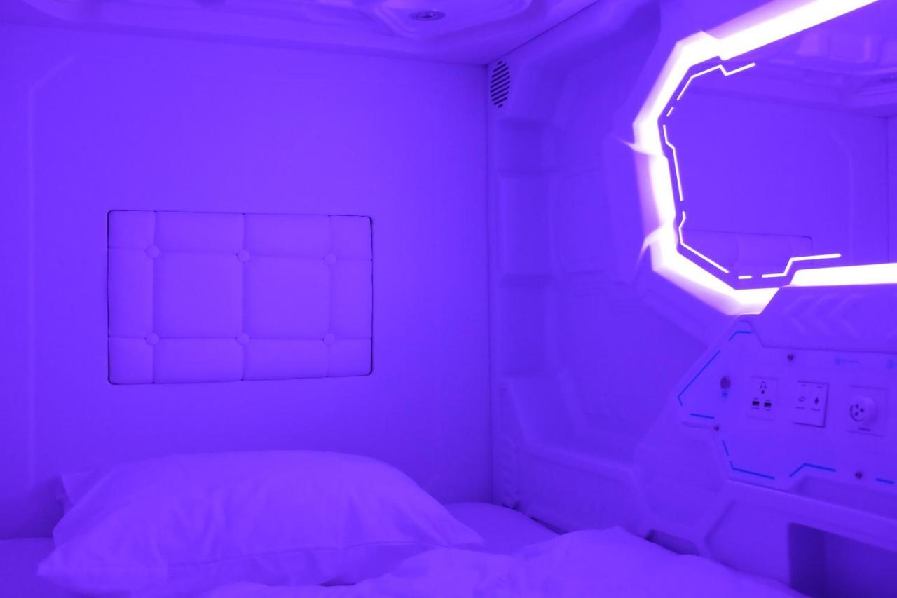 Av-1 Capsule Hotel Kijów Zewnętrze zdjęcie