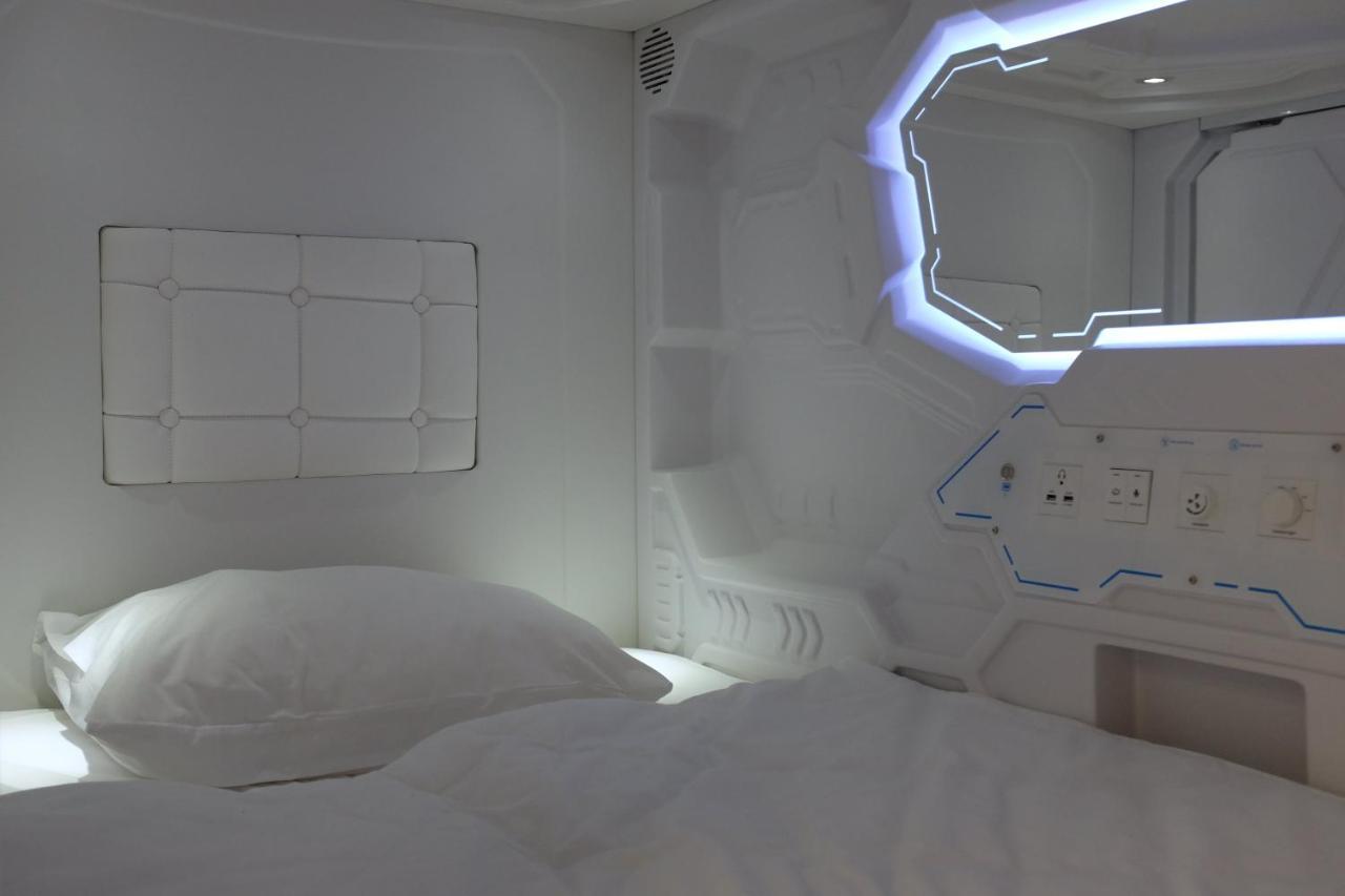 Av-1 Capsule Hotel Kijów Zewnętrze zdjęcie